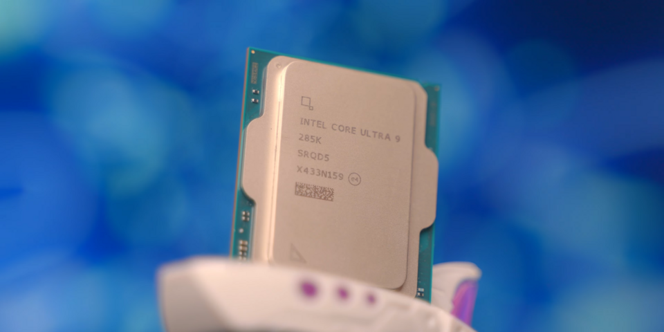 Intel Core Ultra 9 285K processor with SRQD5 marking against a blue background